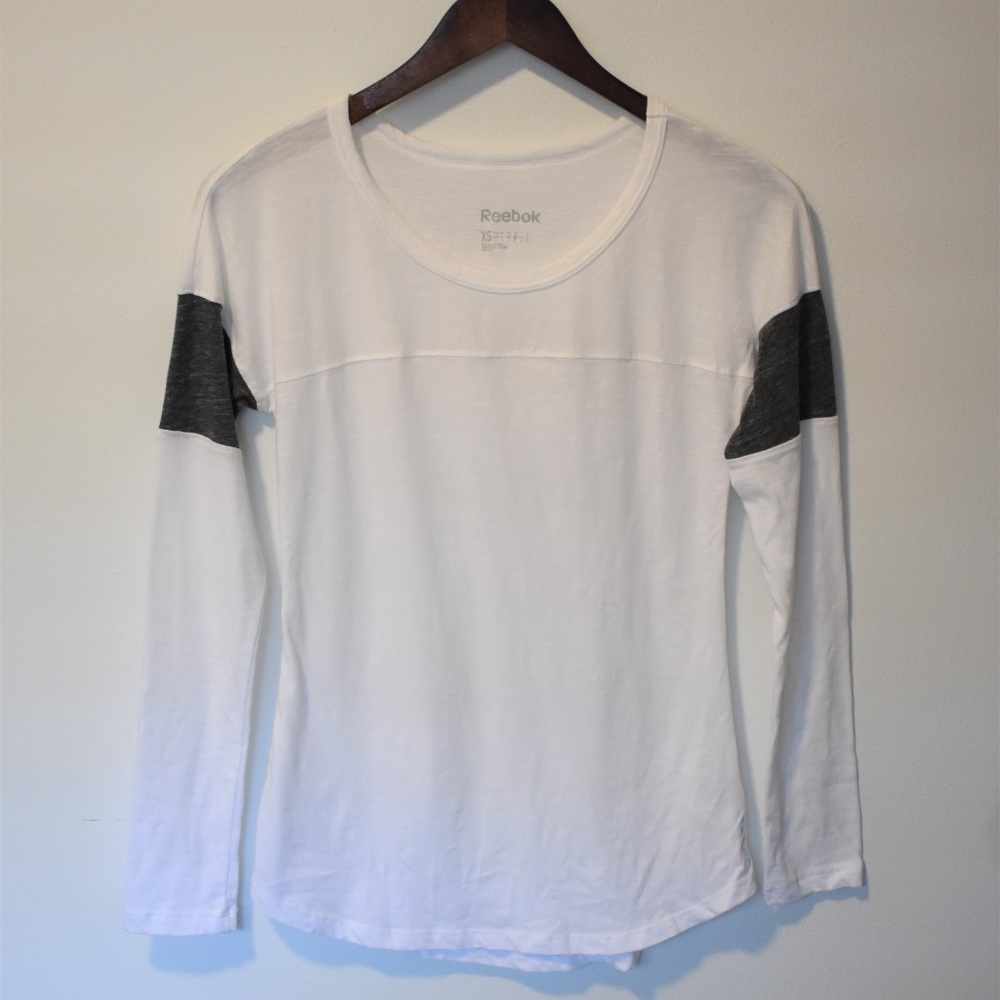 NWOT Reebok Long Sleeve - Picture 3 of 6